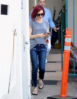 Lily Collins feet photo thumbnail