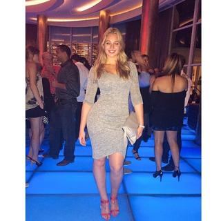 Iskra Lawrence feet photo thumbnail