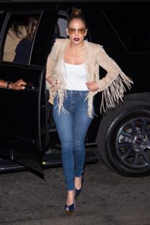 Jennifer Lopez feet photo thumbnail