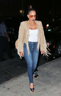Jennifer Lopez feet photo thumbnail