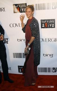 Uma Thurman feet photo thumbnail