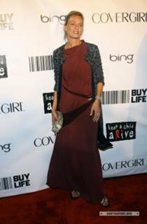 Uma Thurman feet photo thumbnail