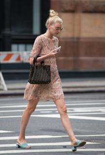 Elsa Hosk feet photo thumbnail
