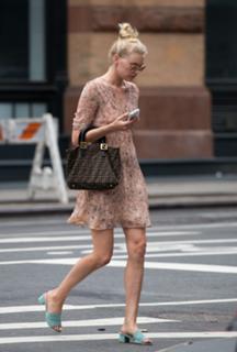 Elsa Hosk feet photo thumbnail