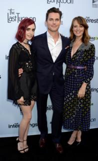 Lily Collins feet photo thumbnail
