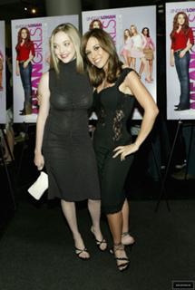 Amanda Seyfried feet photo thumbnail