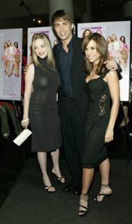 Lacey Chabert feet photo thumbnail