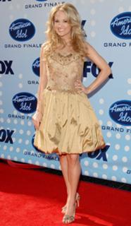 Carrie Underwood feet photo thumbnail