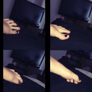 Cara Delevingne feet photo thumbnail