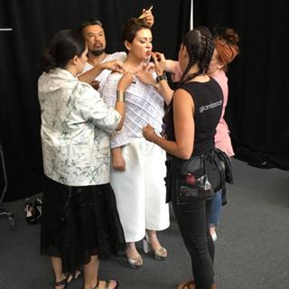 Alyssa Milano feet photo thumbnail