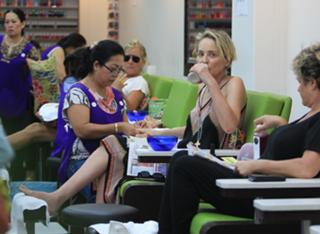 Sharon Stone feet photo thumbnail