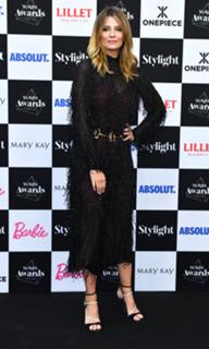 Mischa Barton feet photo thumbnail