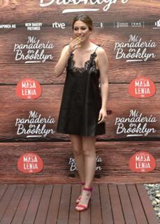 Blanca Suárez feet photo thumbnail