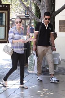 Amanda Seyfried feet photo thumbnail