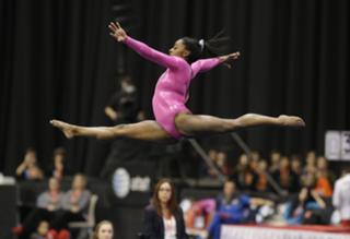 Simone Biles feet photo thumbnail