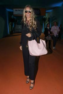 Adriane Galisteu feet photo thumbnail