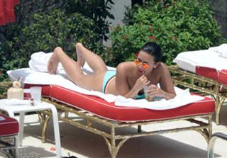 Demi Lovato feet photo thumbnail