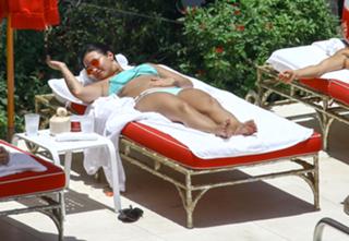 Demi Lovato feet photo thumbnail