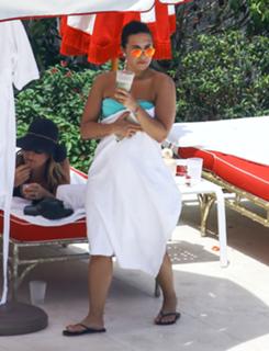 Demi Lovato feet photo thumbnail