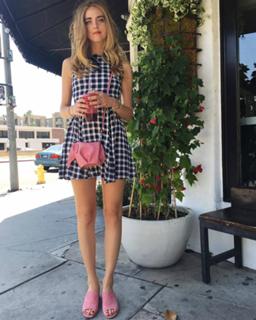 Chiara Ferragni feet photo thumbnail
