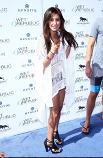 Ashley Tisdale feet photo thumbnail