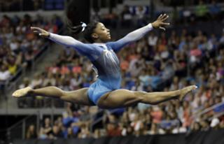 Simone Biles feet photo thumbnail