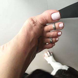 Karin Klemp feet photo thumbnail