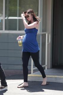 Megan Fox feet photo thumbnail