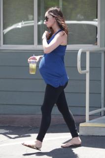 Megan Fox feet photo thumbnail