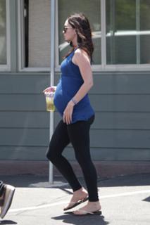 Megan Fox feet photo thumbnail