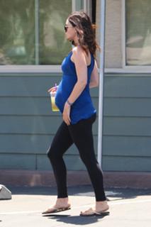 Megan Fox feet photo thumbnail