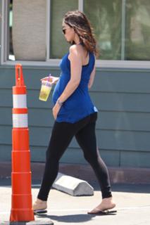 Megan Fox feet photo thumbnail
