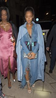 Rihanna feet photo thumbnail