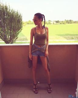Giorgia Crivello feet photo thumbnail