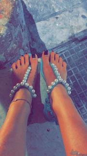 Valentina Vignali feet photo thumbnail