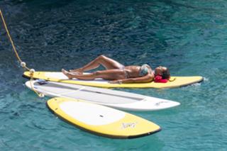 Mel B feet photo thumbnail