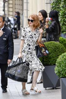 Jessica Chastain feet photo thumbnail