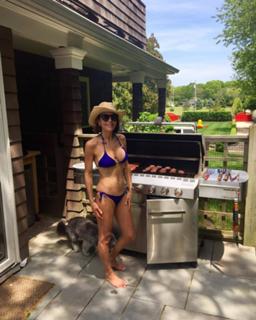 Bethenny Frankel feet photo thumbnail