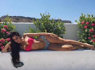 Valentina Vignali feet photo thumbnail