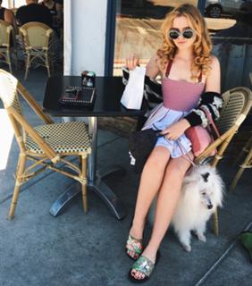 Kathryn Newton feet photo thumbnail