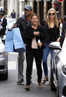 Jennifer Garner feet photo thumbnail
