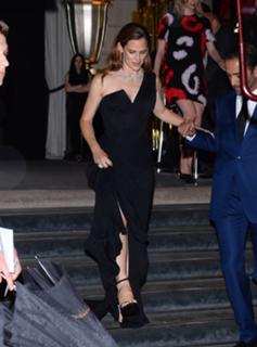 Jennifer Garner feet photo thumbnail