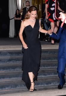 Jennifer Garner feet photo thumbnail