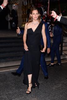 Jennifer Garner feet photo thumbnail
