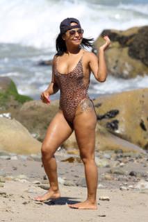 Christina Milian feet photo thumbnail