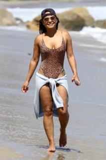 Christina Milian feet photo thumbnail