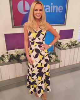 Amanda Holden feet photo thumbnail