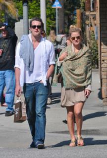 Alice Eve feet photo thumbnail