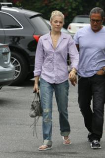 LeAnn Rimes feet photo thumbnail