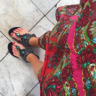 Marina Ruy Barbosa feet photo thumbnail